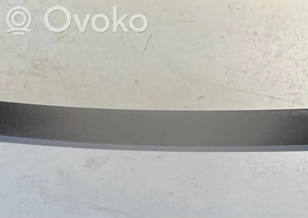 BMW 3 E92 E93 Kojelaudan hansikaslokeron lista 
