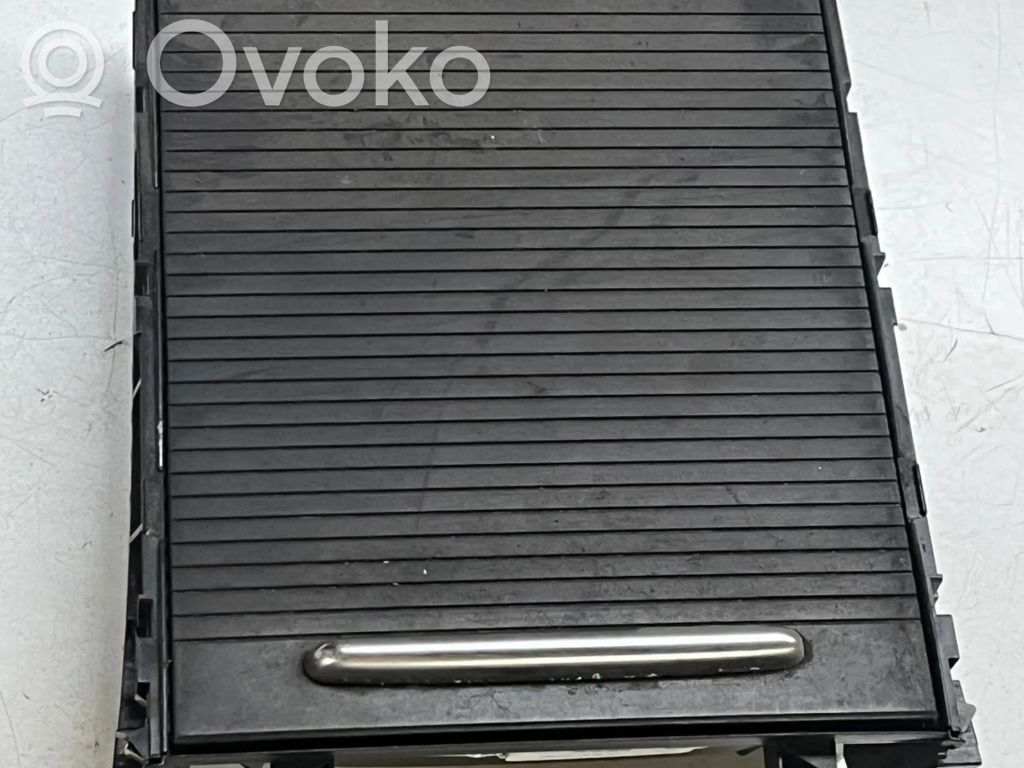 Volkswagen PASSAT B6 Portavasos delantero 