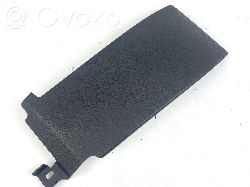 BMW 1 E81 E87 Dashboard side end trim 