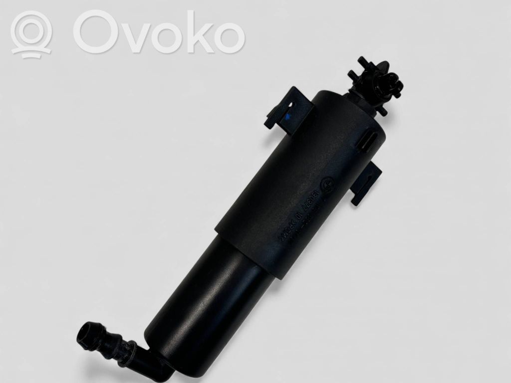 BMW X5 E70 Headlight washer spray nozzle 