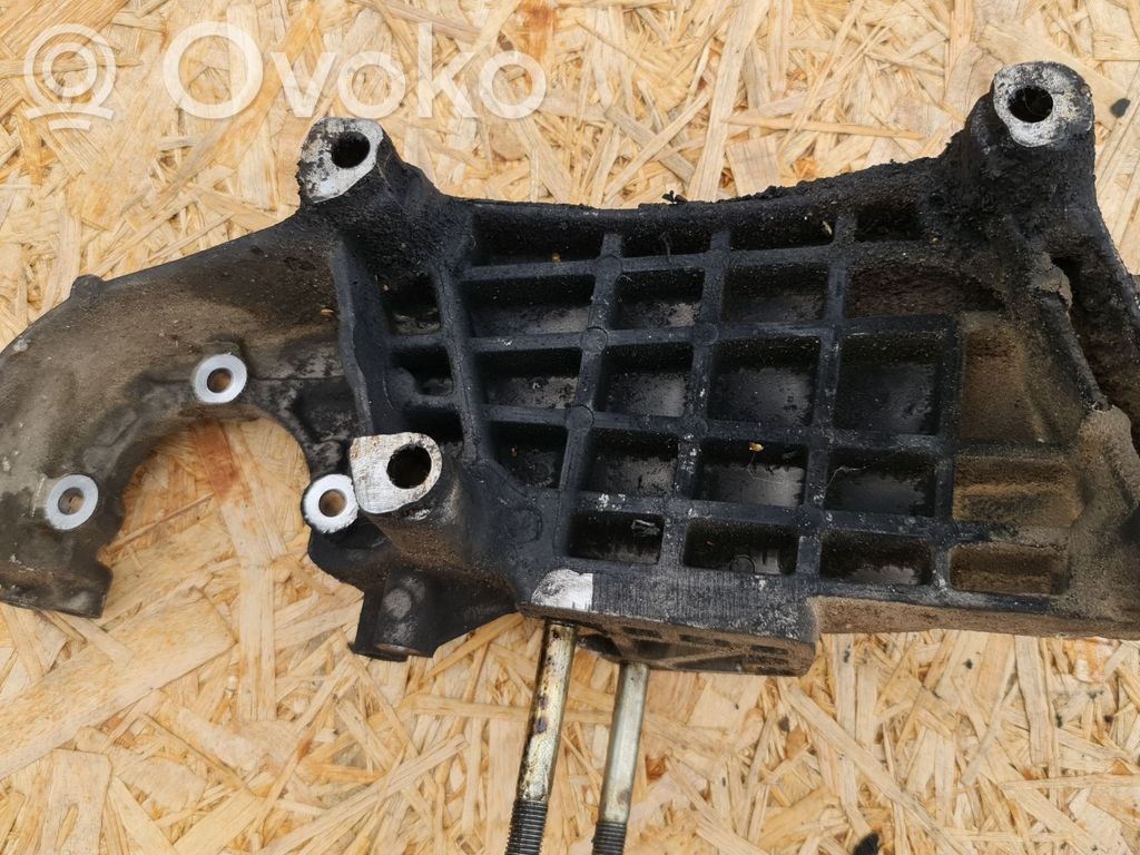 Fiat Doblo Power steering pump mounting bracket 