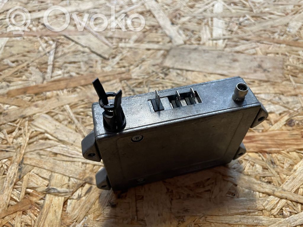Unité de commande, module téléphone   4B0035456