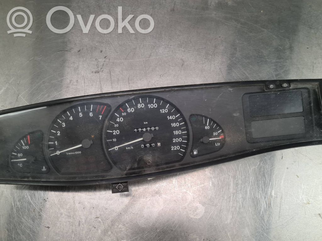 Opel Zafira B Speedometer (instrument cluster) 
