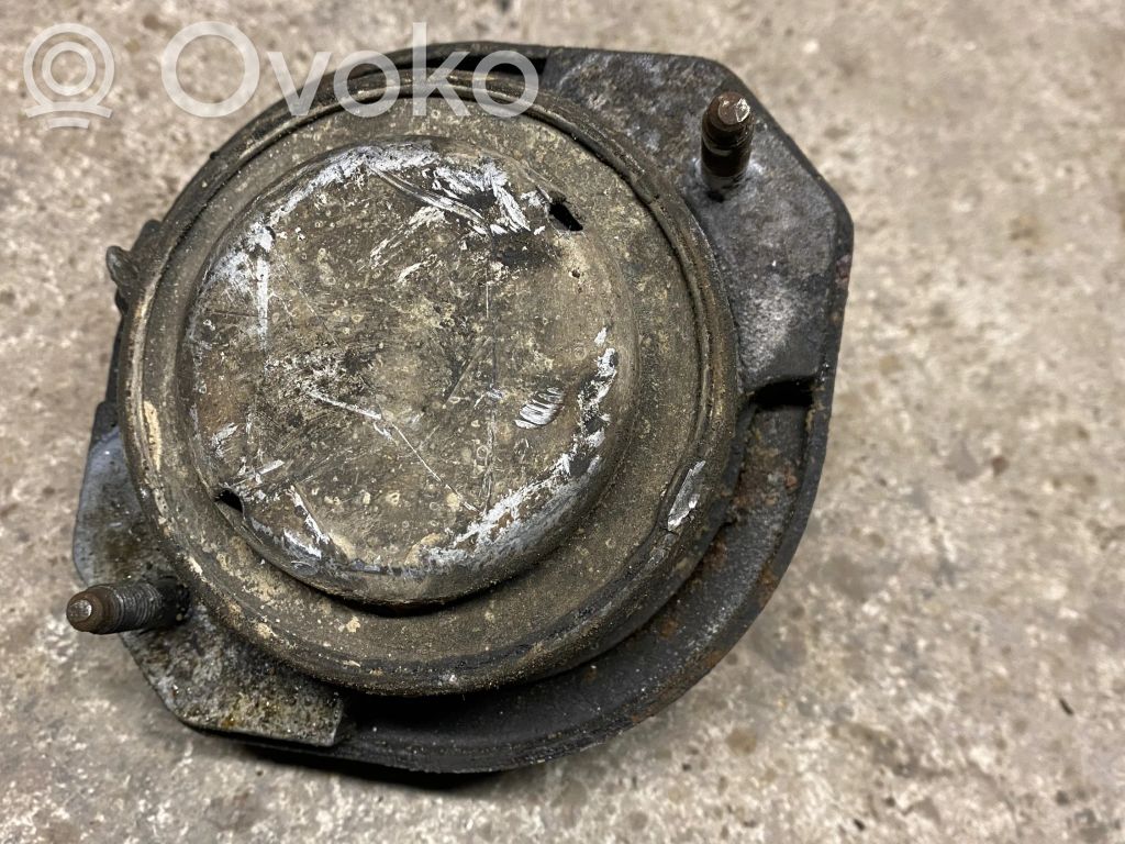 BMW 7 E65 E66 Engine mount bracket 