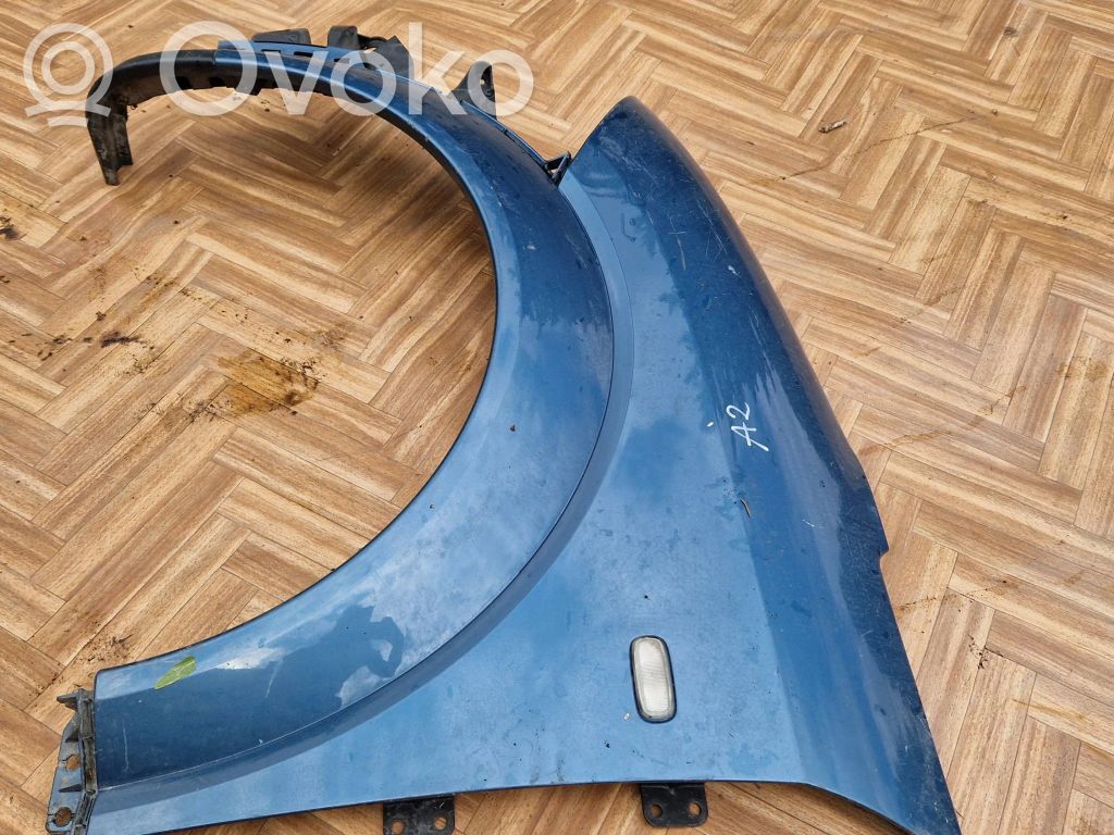 Aile   8Z0821021A,8Z0854729