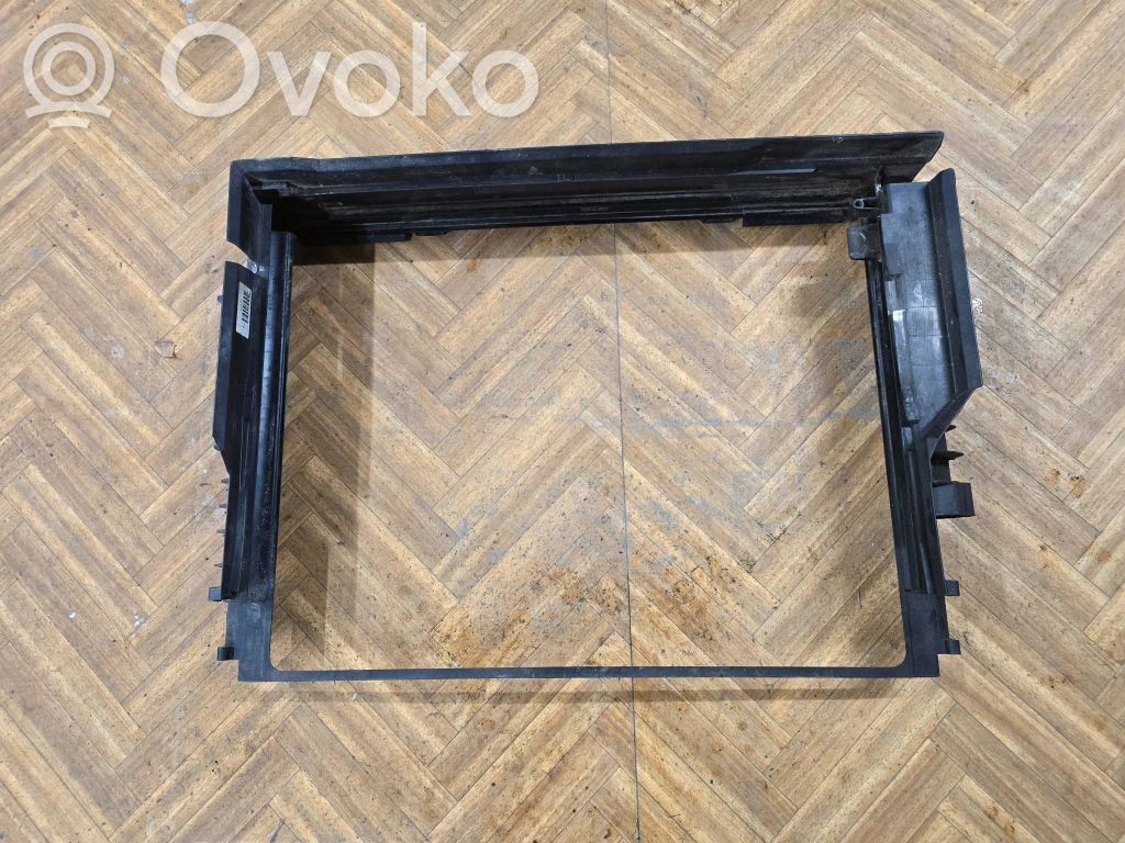 BMW 7 E65 E66 Radiatorių panelė 