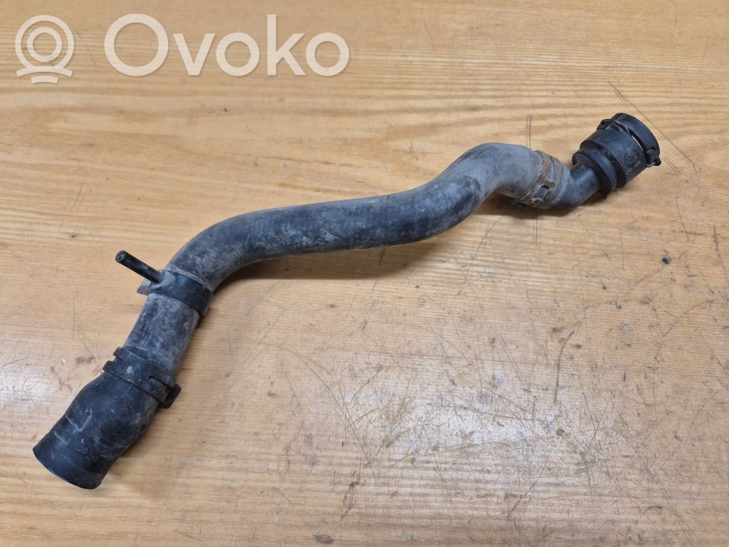 Volkswagen Golf IV Engine coolant pipe/hose 
