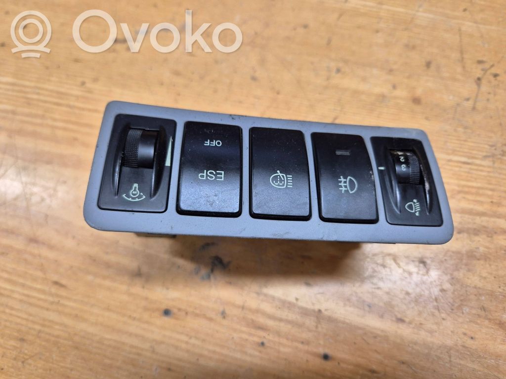 Hyundai Sonata Headlight level height control switch 