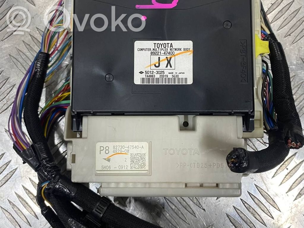 Toyota Prius+ (ZVW40) Drošinātāju bloks 