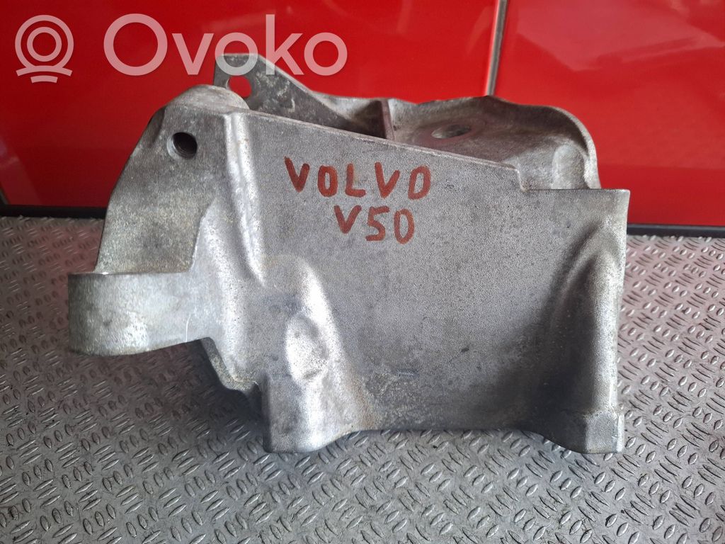 Volvo V50 Engine mounting bracket 