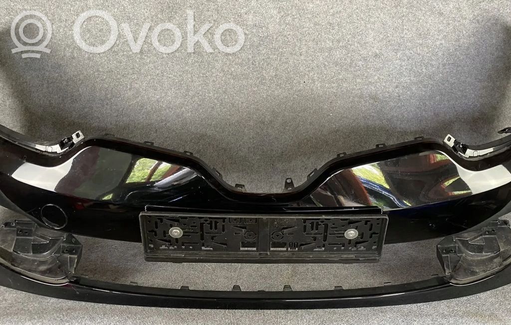 Renault Megane III Parachoques delantero 