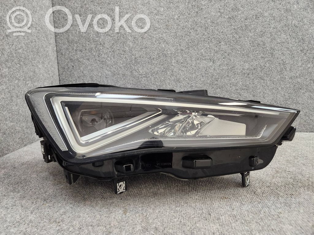 Seat Leon IV Lampa przednia 