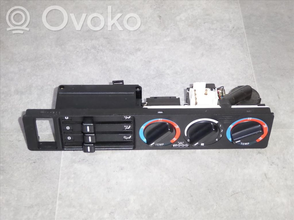 BMW 5 E34 Climate control unit 