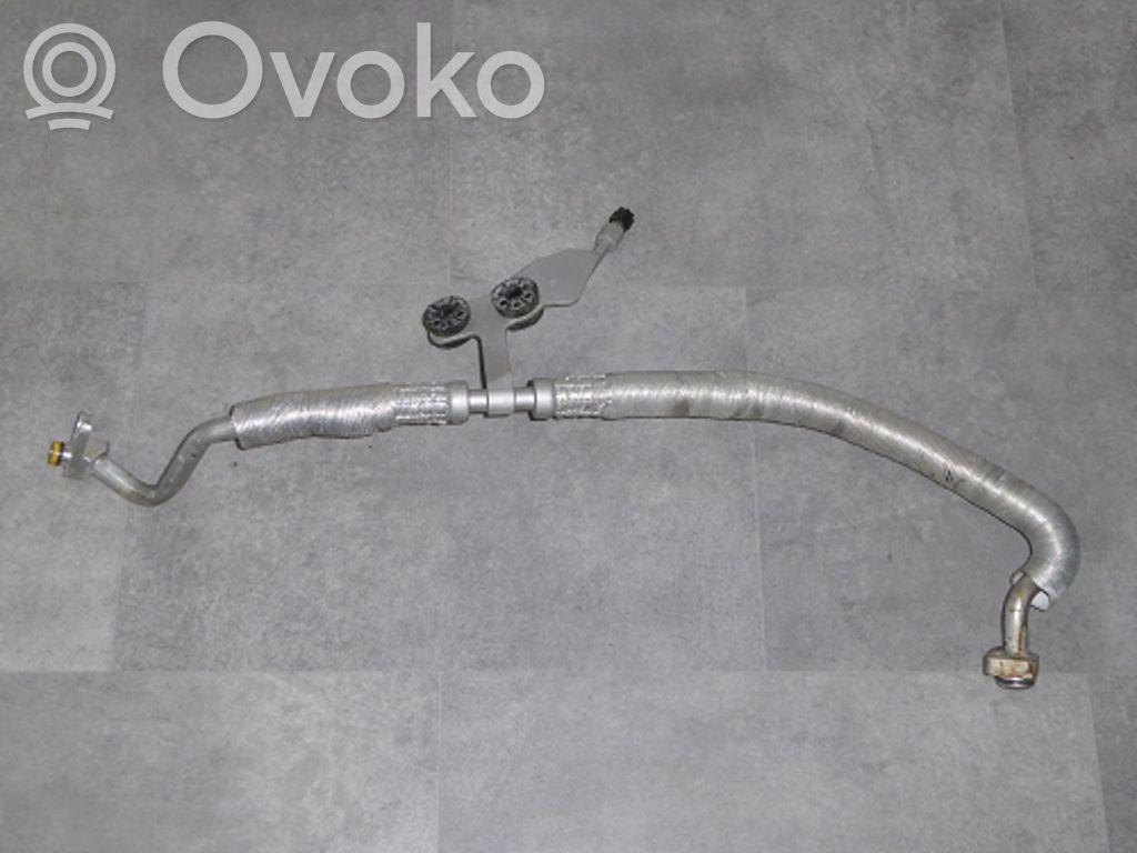 BMW 5 E60 E61 Ilmastointilaitteen putki (A/C) 
