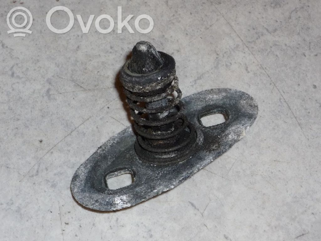 BMW 3 E36 Spyna variklio dangčio 