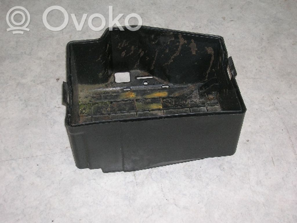 BMW 3 E36 Pertvara prie akumuliatoriaus 