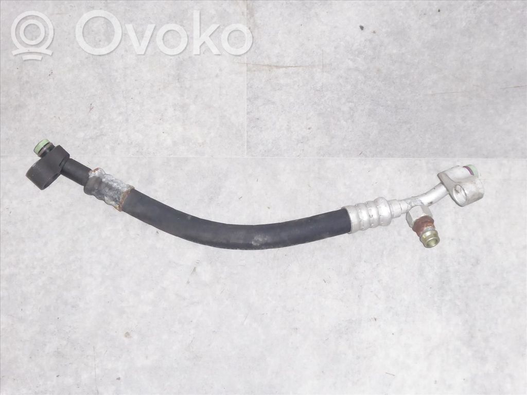 BMW 3 E46 Ilmastointilaitteen putki (A/C) 