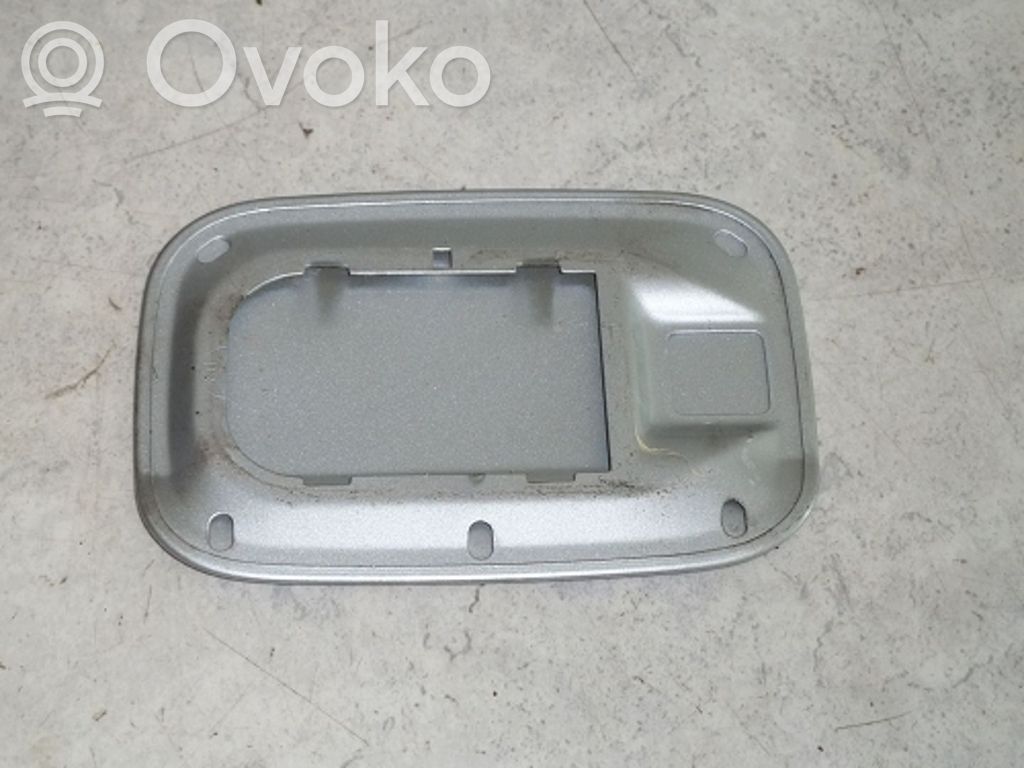 BMW 3 E46 Apdaila prie degalų bako dangtelio 