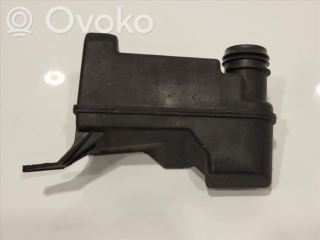 BMW 5 E39 Įsiurbimo rezonatorius 