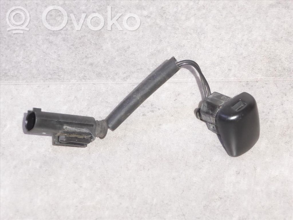 BMW 6 E63 E64 Windshield washer spray nozzle 