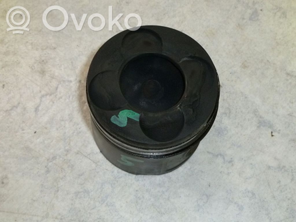 BMW 7 E38 Piston 