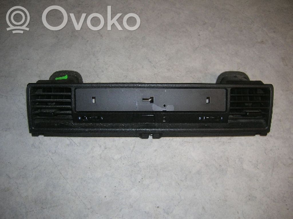 BMW 3 E36 Boczna kratka nawiewu deski rozdzielczej 