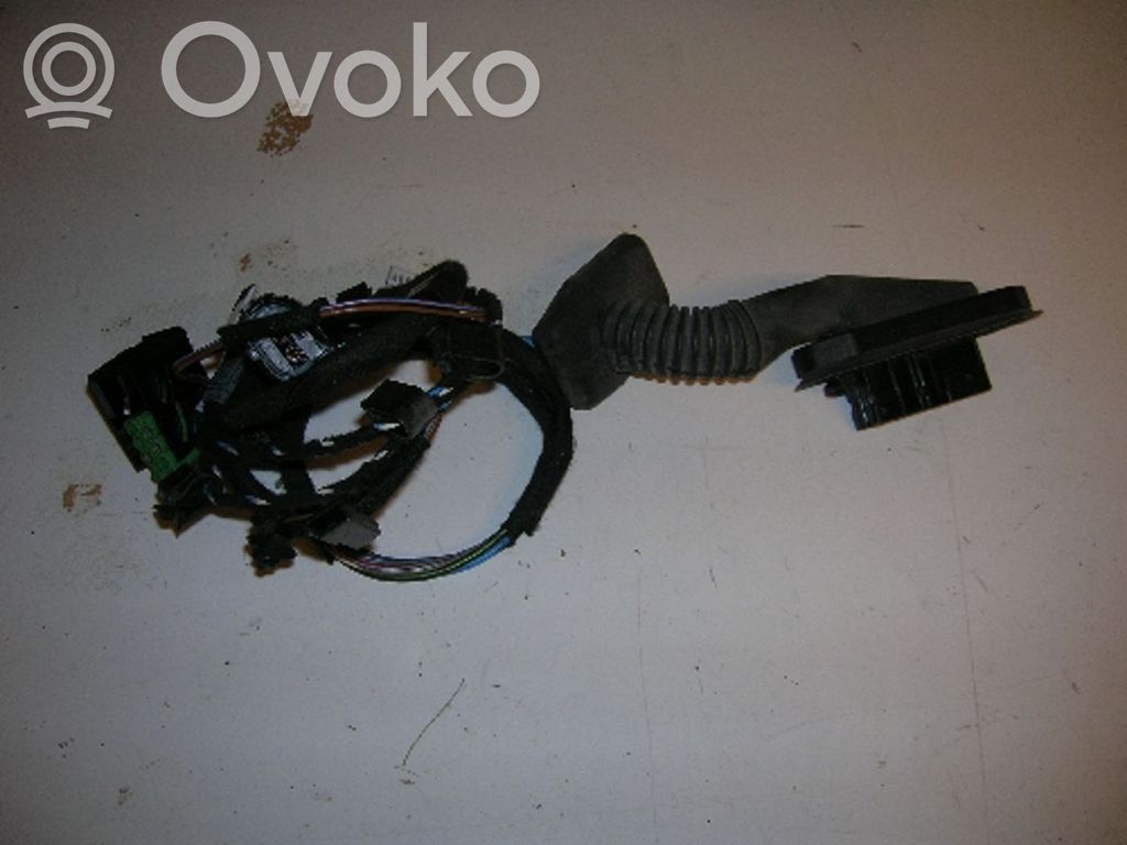 Cableado de puerta trasera   61126901995,61126901995