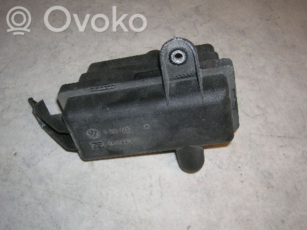 BMW 5 E34 Įsiurbimo rezonatorius 