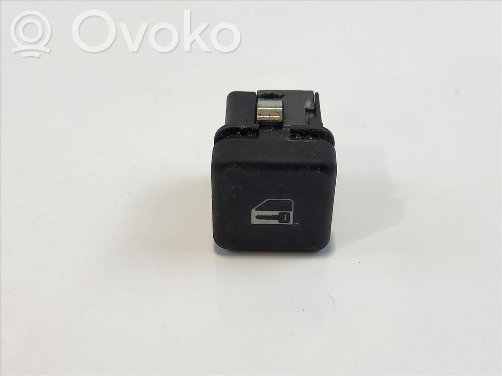 BMW 5 E39 Central locking switch button 