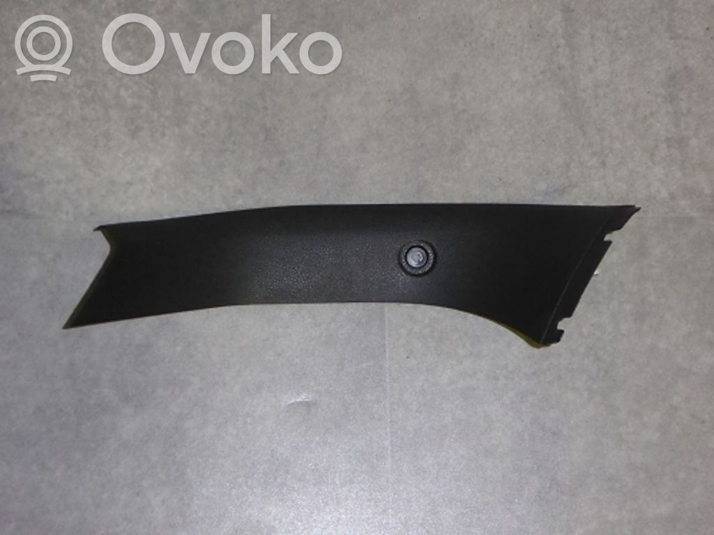 BMW 1 E81 E87 Takaluukun alaosan verhoilu 
