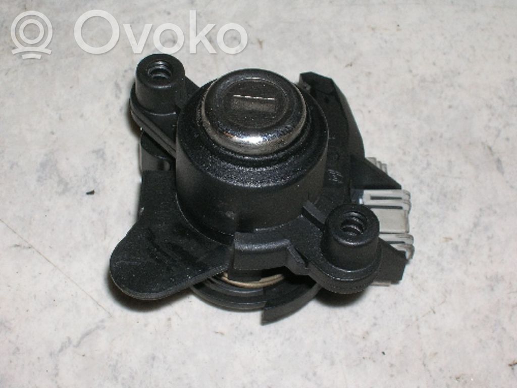 Tailgate/trunk/boot lock/catch/latch   51247201534,51247201534