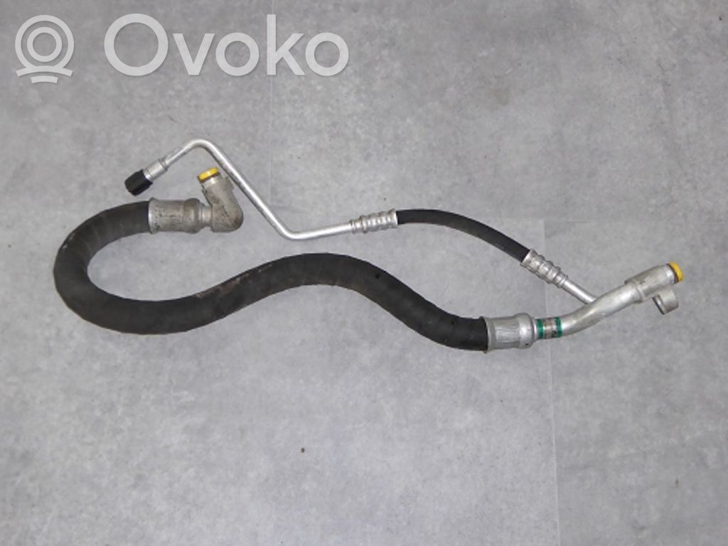 BMW 3 E90 E91 Ilmastointilaitteen putki (A/C) 