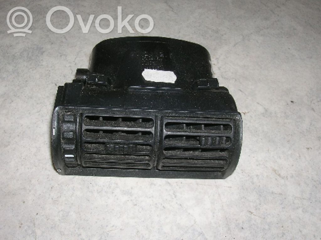 BMW 5 E34 Kratka nawiewu tylna tunelu środkowego 