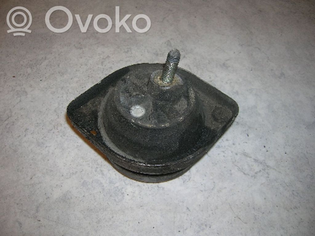 BMW 7 E38 Engine mounting bracket 