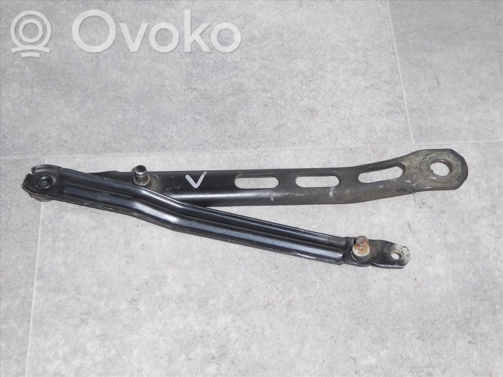 BMW 5 E34 Konepellin tukikannattimet 