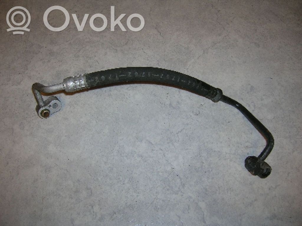 BMW 3 E36 Ilmastointilaitteen putki (A/C) 