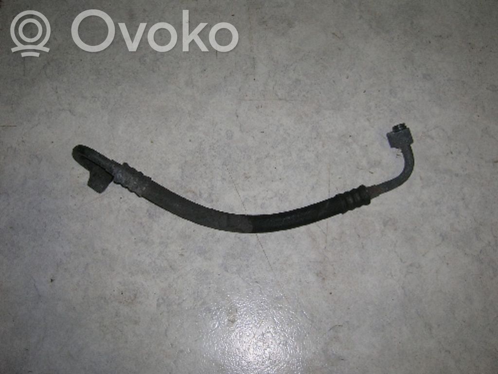 BMW 3 E36 Ilmastointilaitteen putki (A/C) 