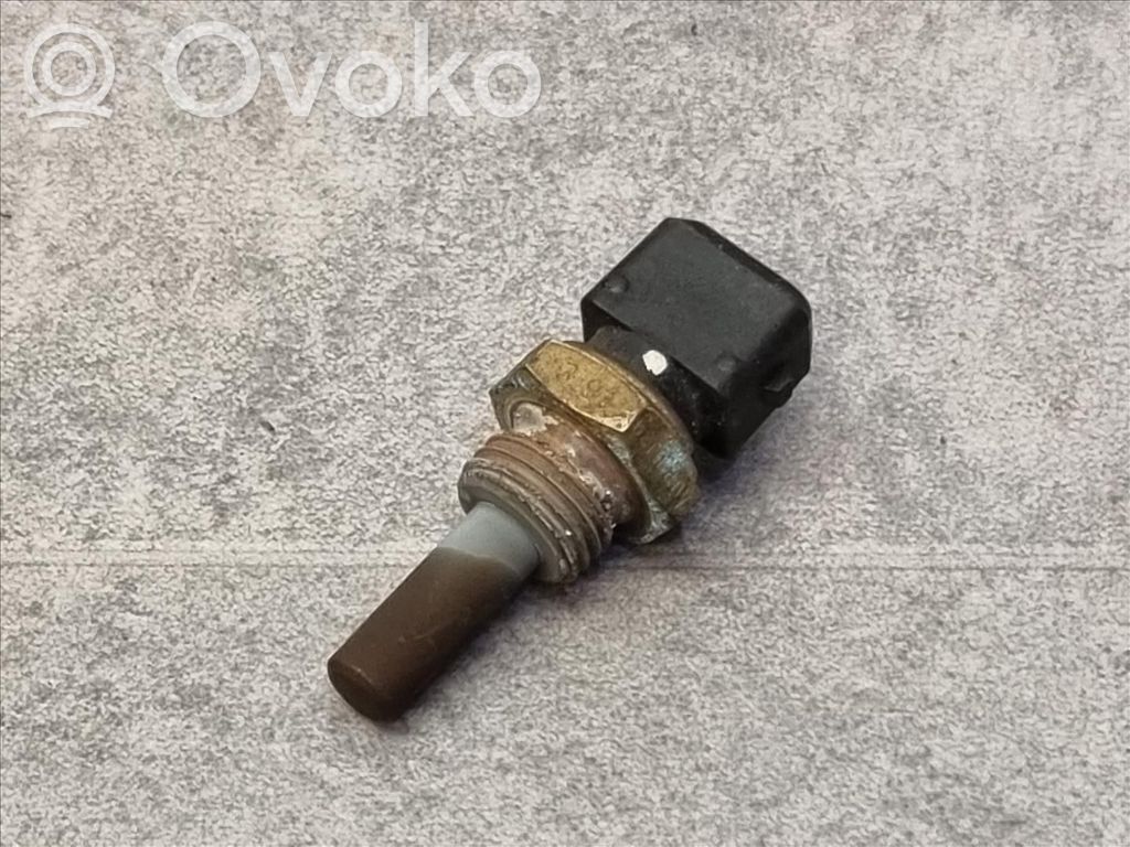 BMW 8 E31 Carcasa del termostato (Usadas) 