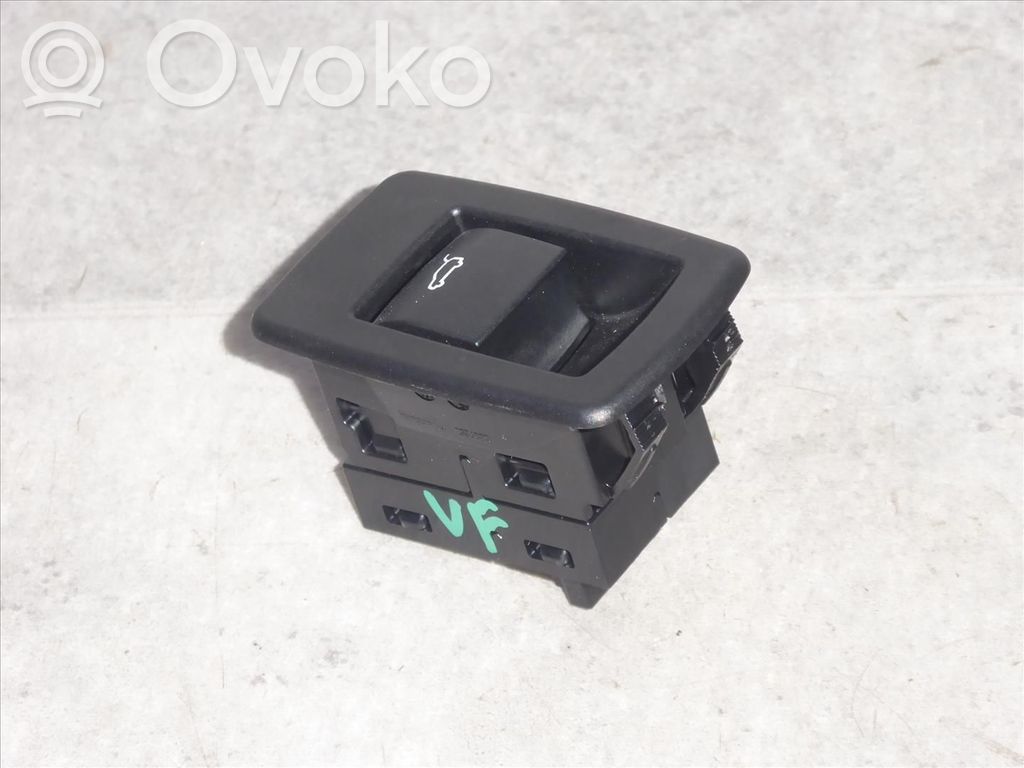 BMW 2 F45 Tailgate opening switch 