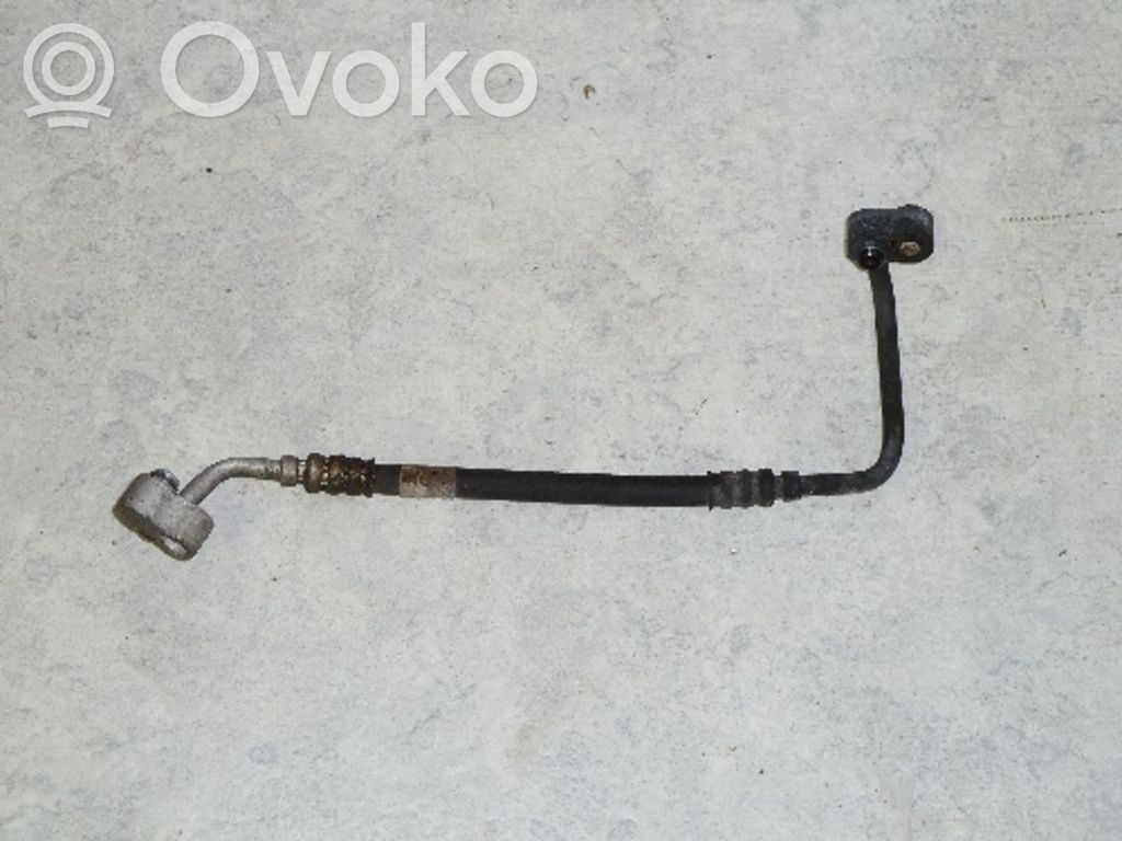 BMW 3 E36 Ilmastointilaitteen putki (A/C) 