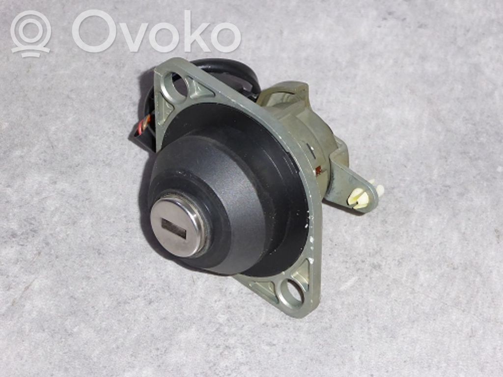 BMW 5 E39 Tailgate/trunk/boot lock/catch/latch 