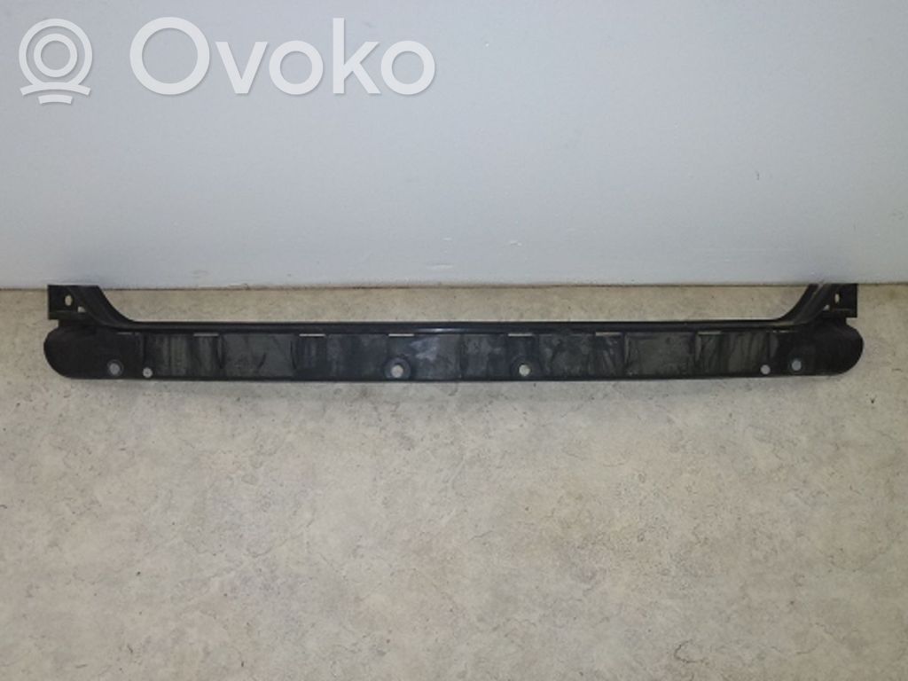 BMW 7 E65 E66 Средняя защита дна 