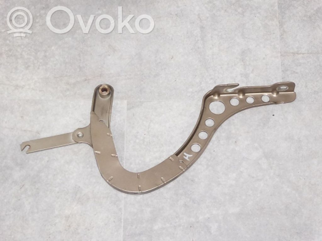 BMW 3 E30 Tailgate/trunk/boot hinge 