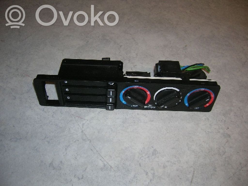 BMW 5 E34 Climate control unit 
