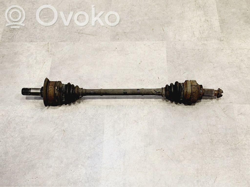 BMW 1 F20 F21 Takavetoakselin kardaaniakseli 