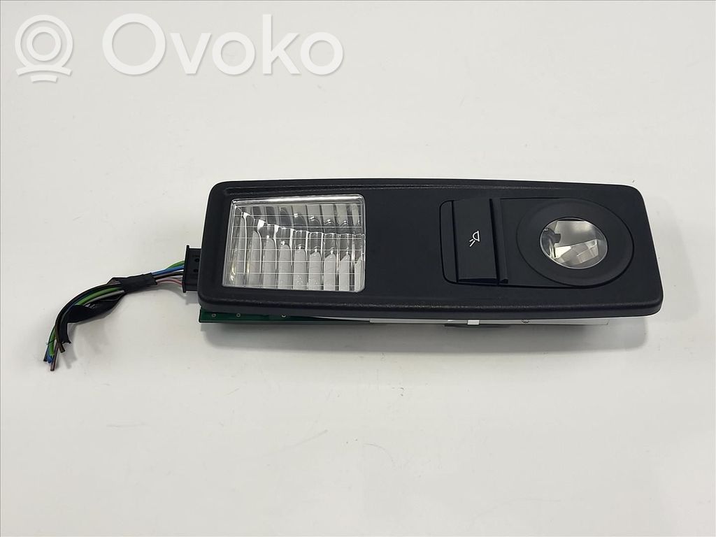 BMW 5 F10 F11 Lampka podsufitki tylna 