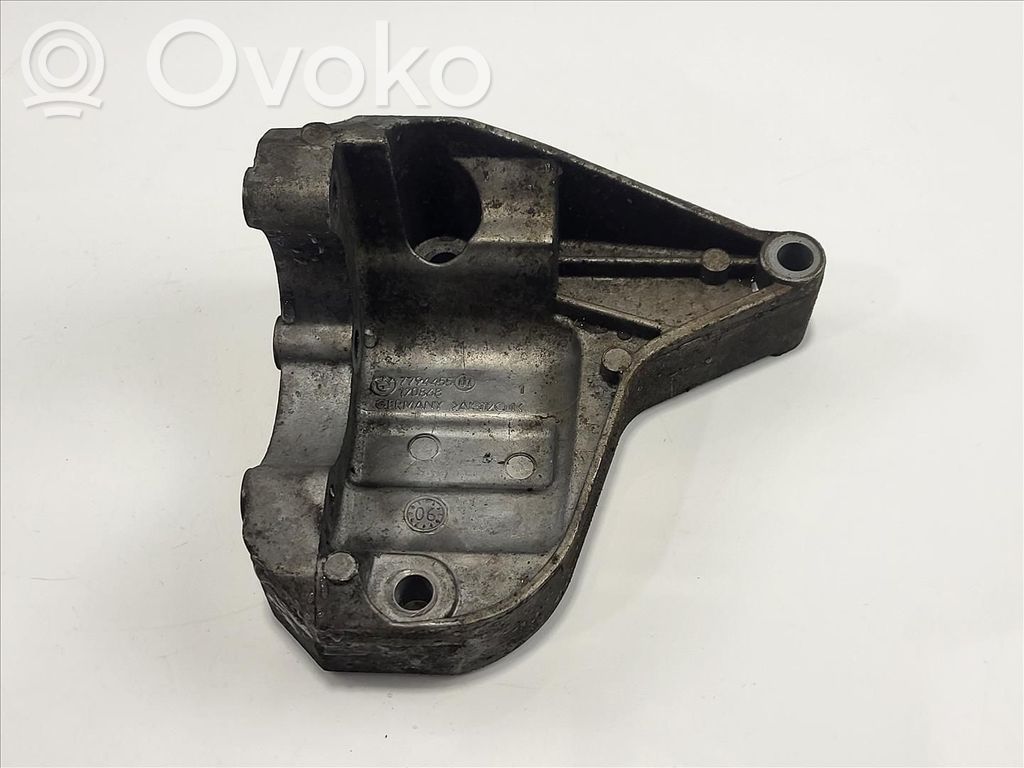 BMW 3 E90 E91 Power steering pump mounting bracket 