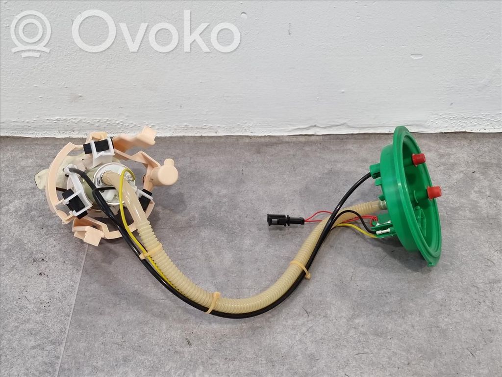 BMW 7 E65 E66 Polttoainesäiliön pumppu 