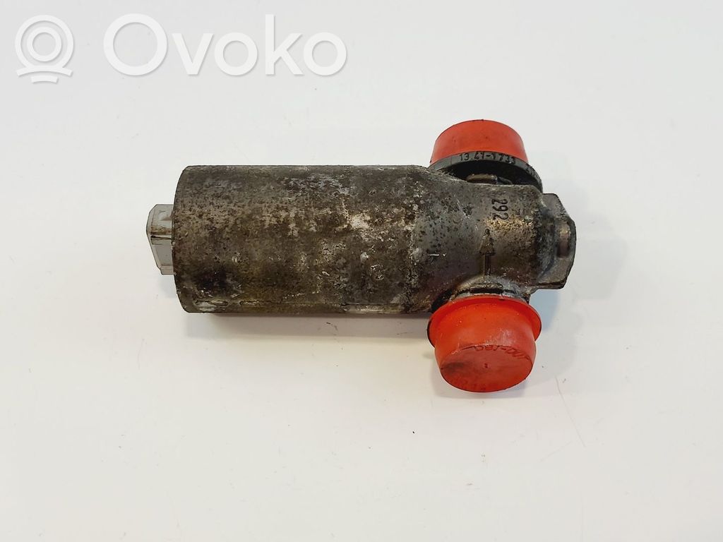 BMW 3 E36 Tyhjäkäynti-säätöventtiili (säädin) 