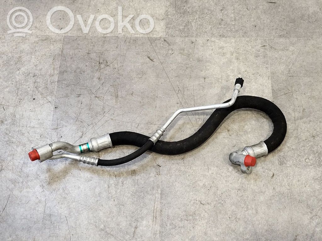 BMW 3 E90 E91 Ilmastointilaitteen putki (A/C) 